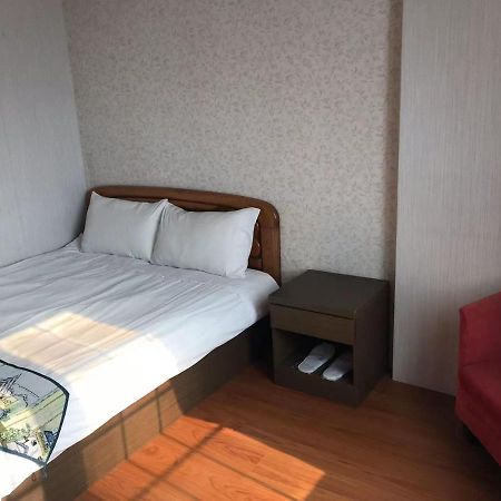 Red Roof B&B Цзинху Екстериор снимка