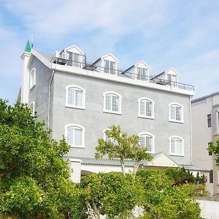 Red Roof B&B Цзинху Екстериор снимка