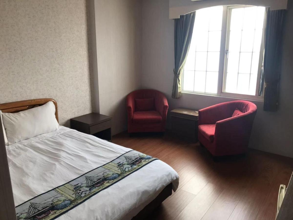 Red Roof B&B Цзинху Екстериор снимка