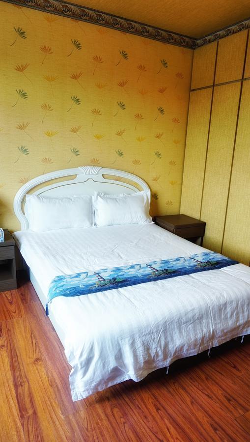 Red Roof B&B Цзинху Екстериор снимка
