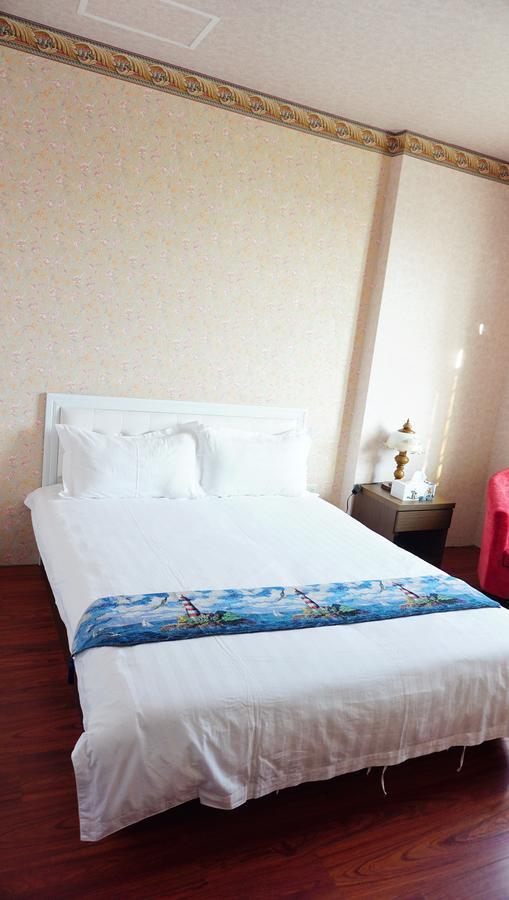 Red Roof B&B Цзинху Екстериор снимка