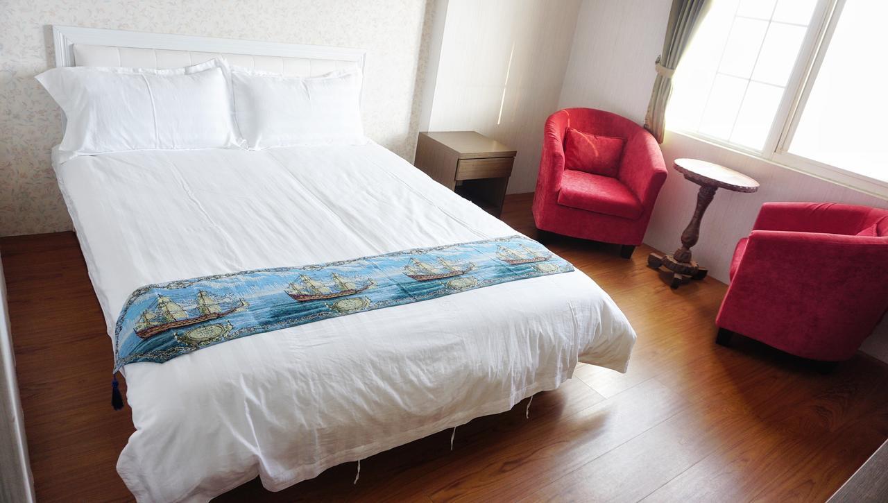 Red Roof B&B Цзинху Екстериор снимка