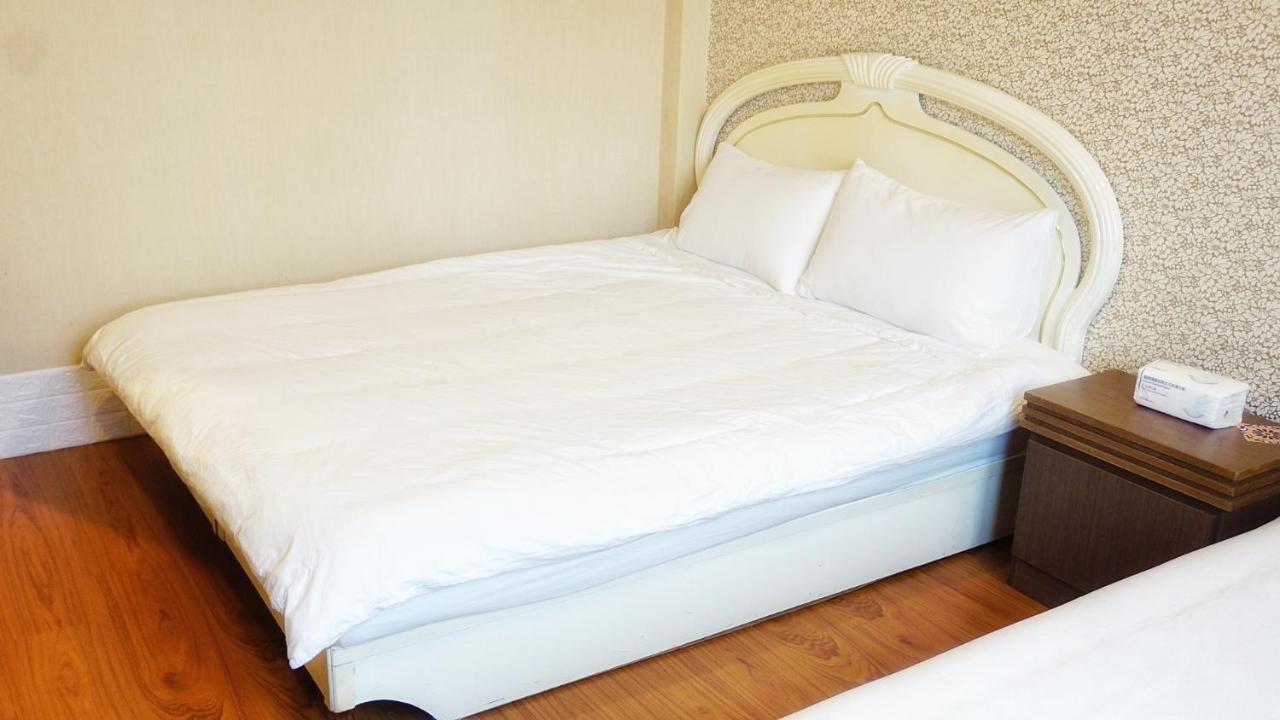 Red Roof B&B Цзинху Екстериор снимка